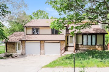 5804 NW Klamm Dr Kansas City, MO 64151